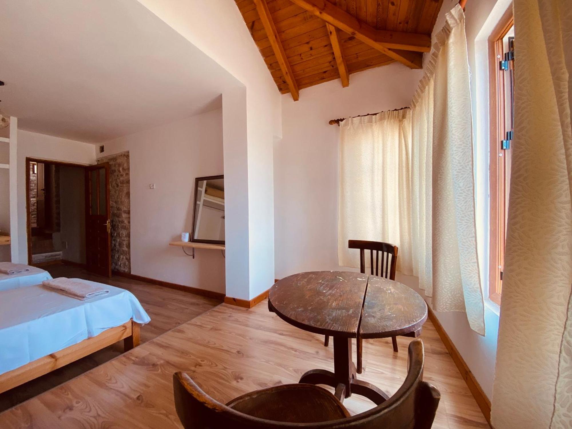 Vila Eri Gjirokastër Esterno foto